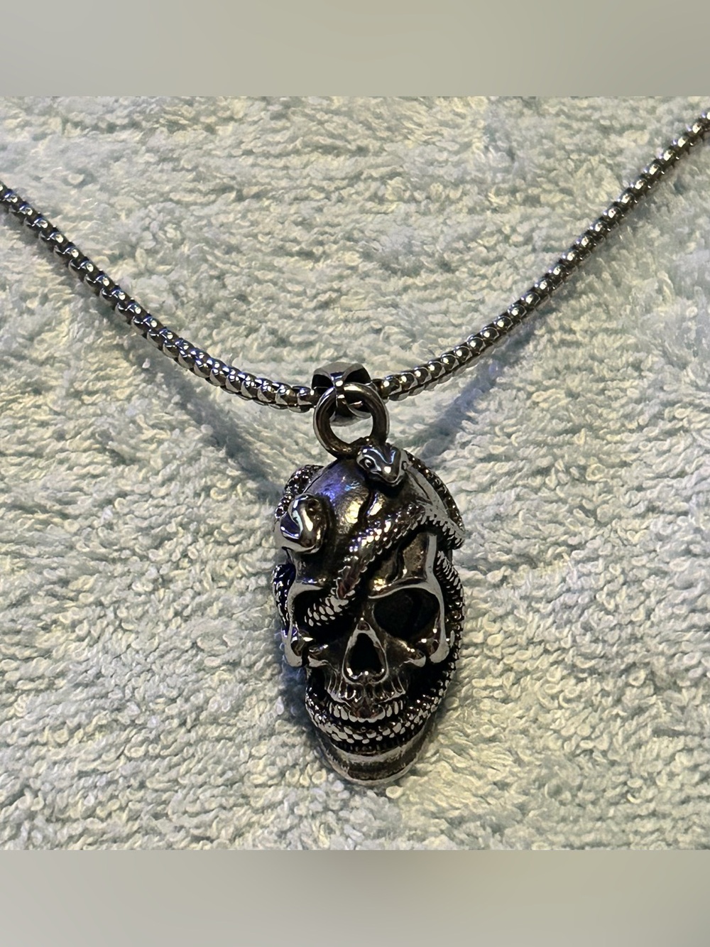 MEN’S SKULL W/ SNAKES SILVER-TONE NECKLACE/ADJUSTABLE/UNISEX/ADJUSTABLE/NWOT!